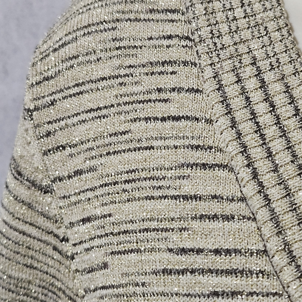 Willi Smith V-Neck 3/4 Sleeve Gold Shimmering Sweater - Picture 7 of 10